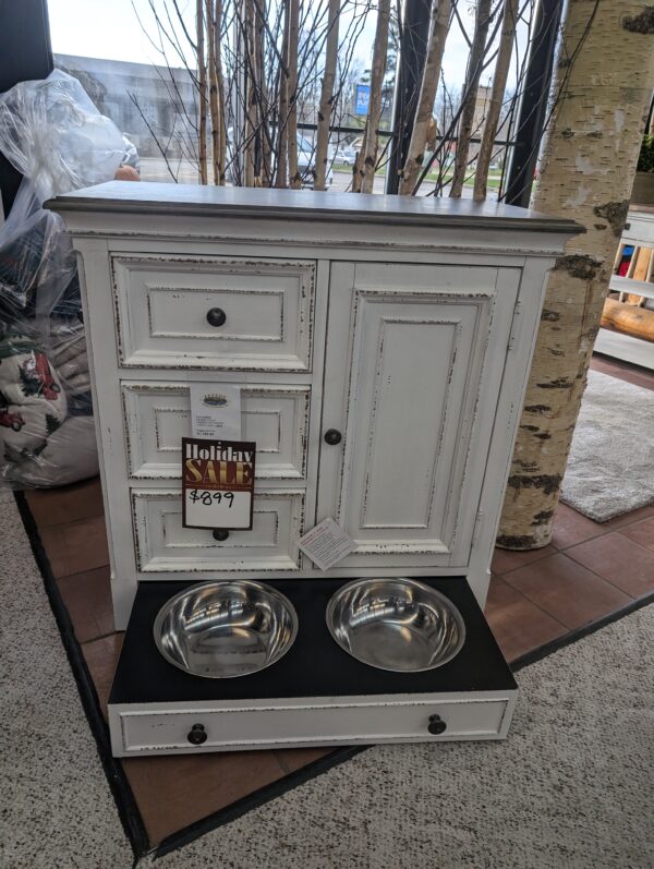 Cabinet Pet Feeder