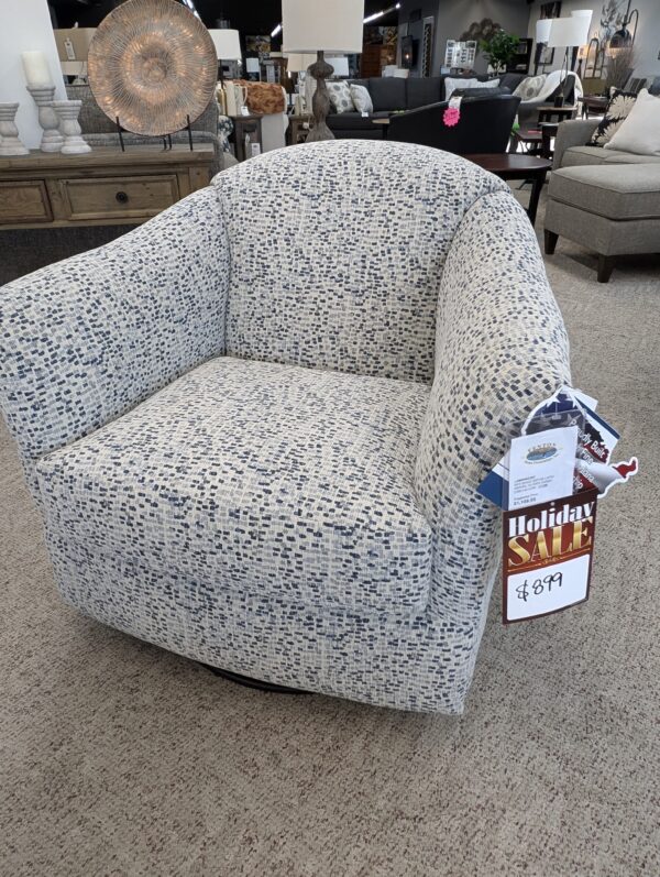 Derby Swivel Glider